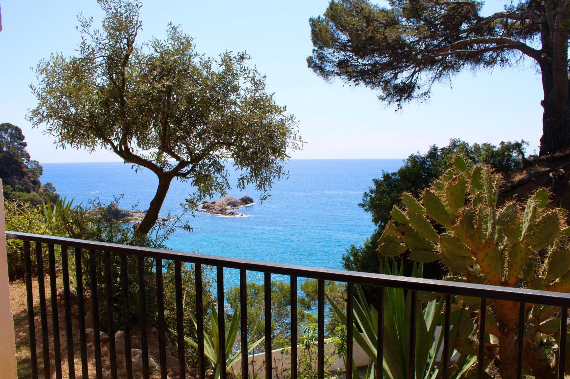 Apartamentos Cala Llevado Tossa de Mar Esterno foto